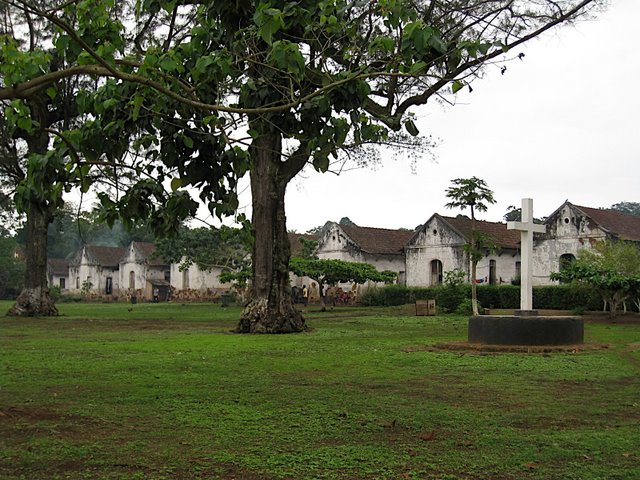 Families now own the plantation buildings.